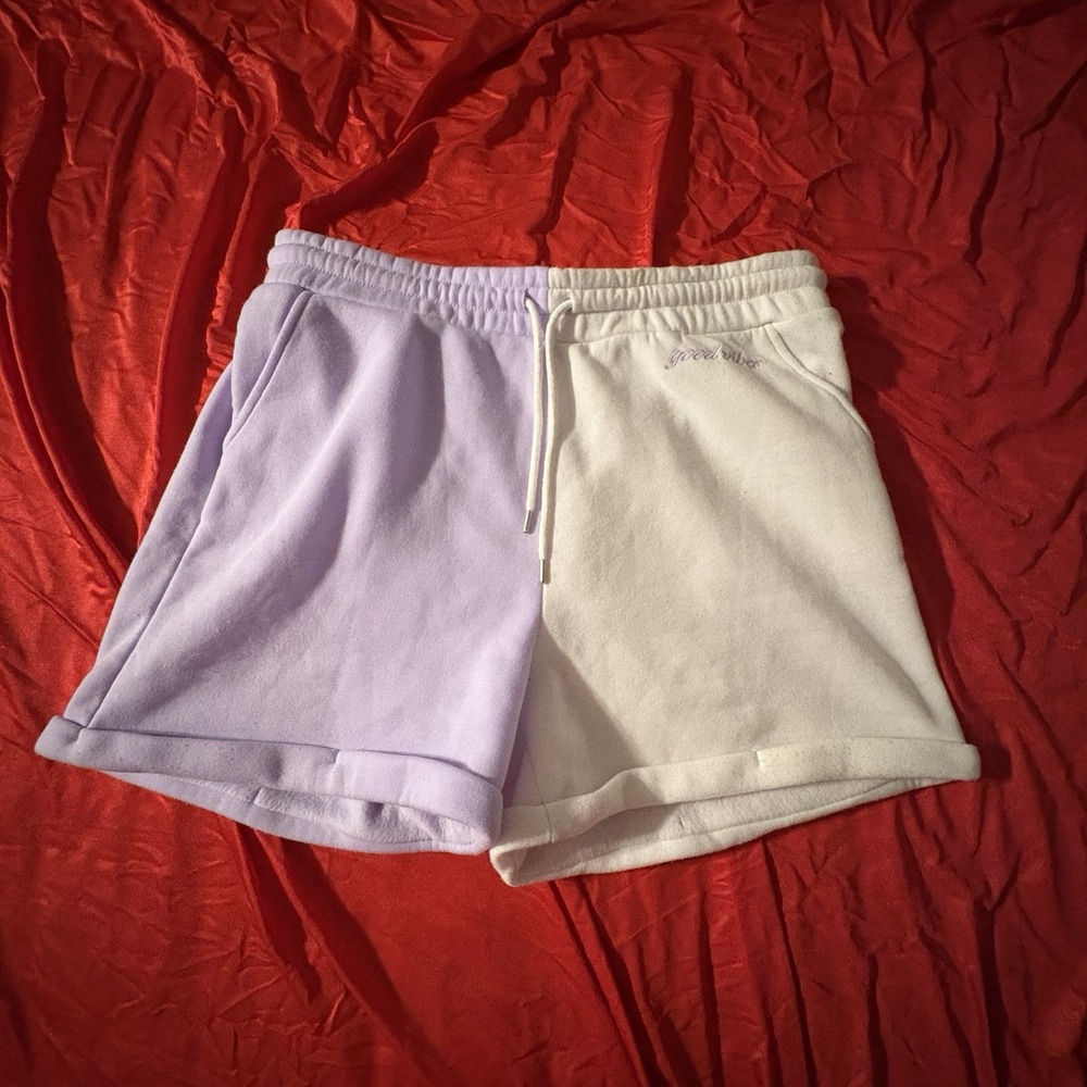 NO BOUNDARIES COMFY LAVENDER & WHITE SPLIT SHORTS XL (15-17)